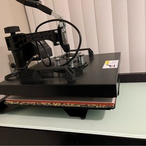 T Shirt printer brand new only been used a couple times have box